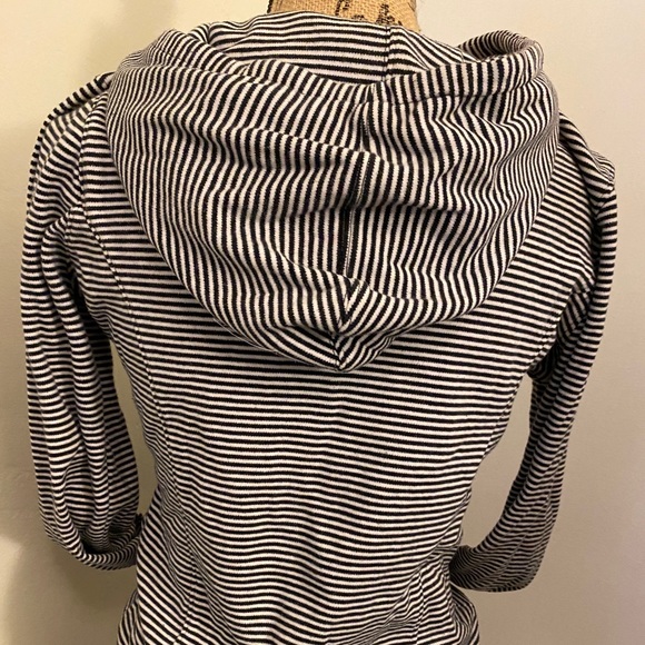 DC hoodie - Picture 6 of 11